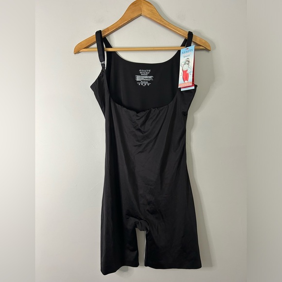 NWT Spanx Red Hot Assets Silhouette Serums Open-Bust Mid-Thigh Shapewear - Picture 2 of 7